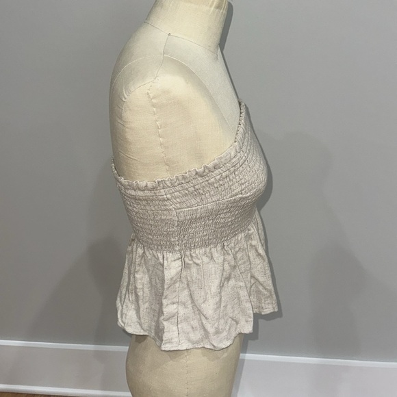 NWOT Abercrombie and fitch Strapless Smocked Top in Beige size small - Picture 4 of 7